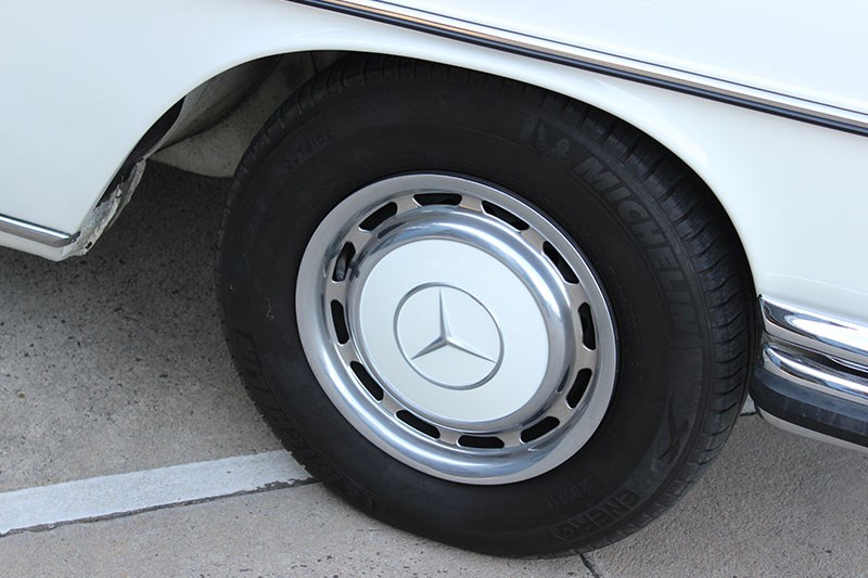 mercedes benz 280s wheel