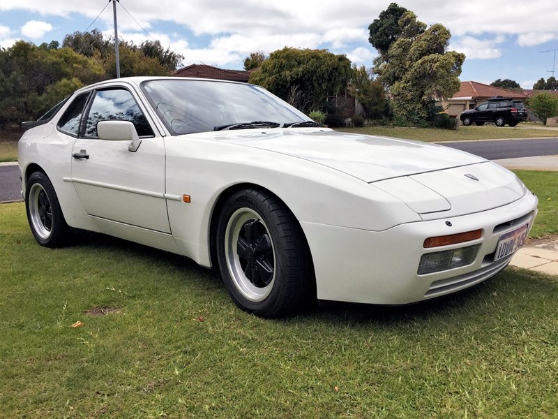 porsche 944 turbo