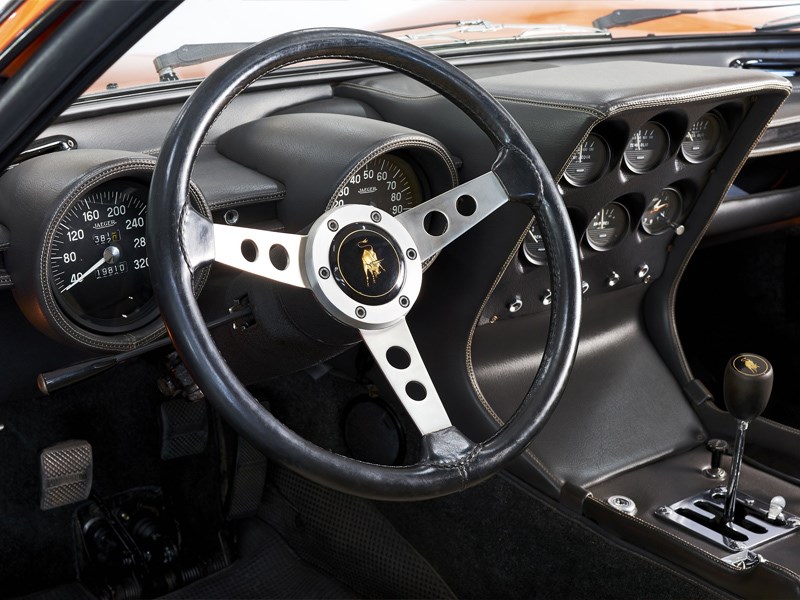 Italian Job Miura interior dash