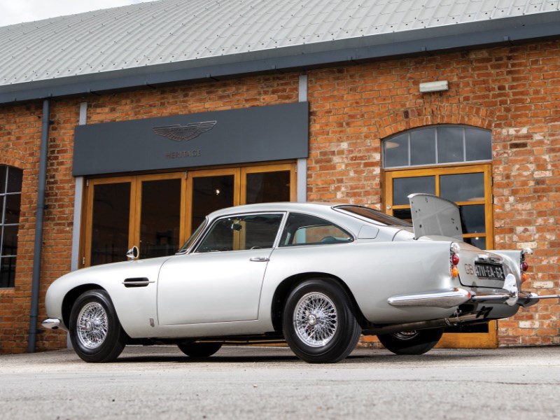 Goldfinger DB5 for auction rear