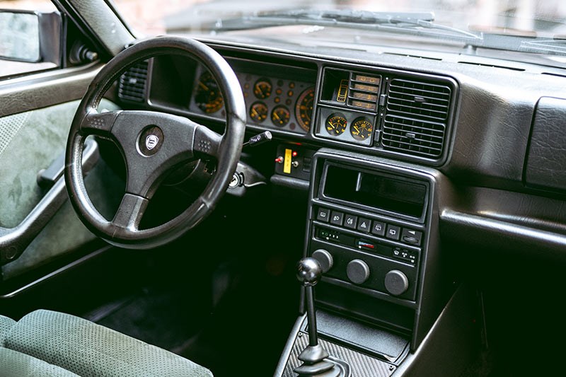 lancia delta integrale dash 2