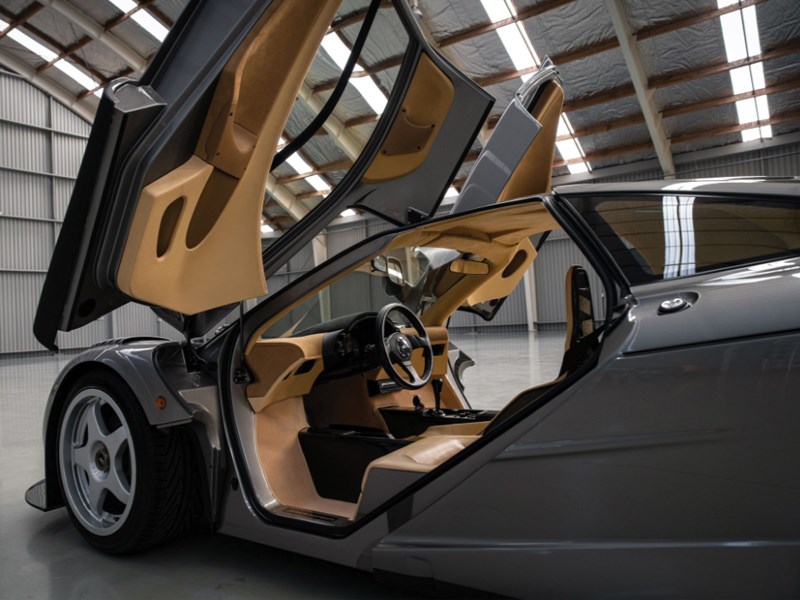 McLaren F1 LM Specification interior cabin