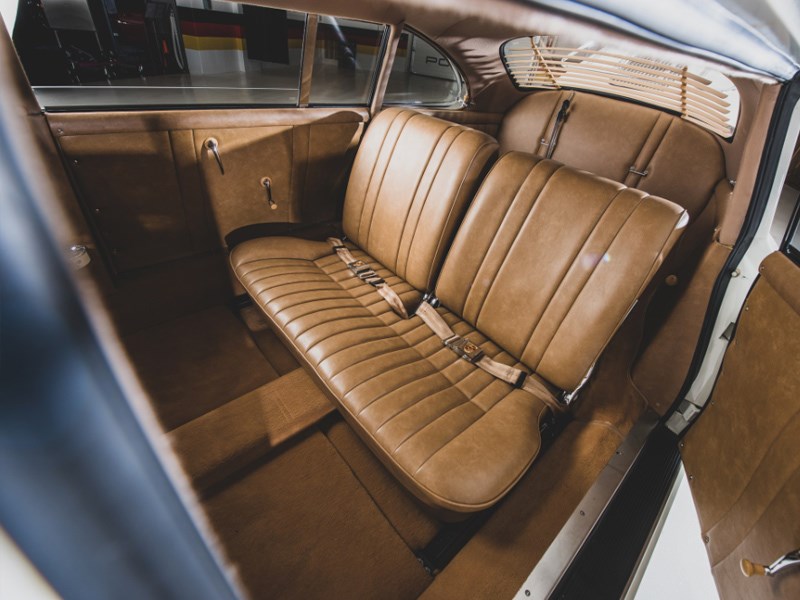 Porsche 356 Limousine interior rear