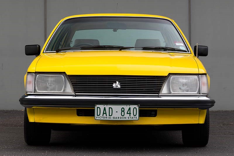 holden commodore vh front