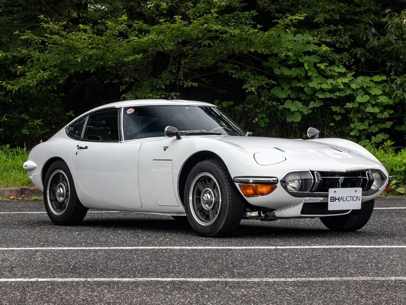 Toyota 2000GT front