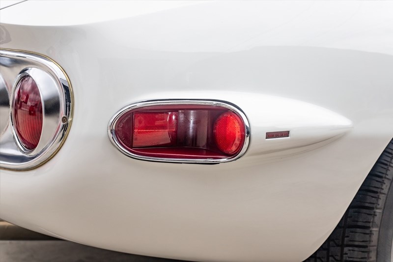 Toyota 2000GT rear indicators