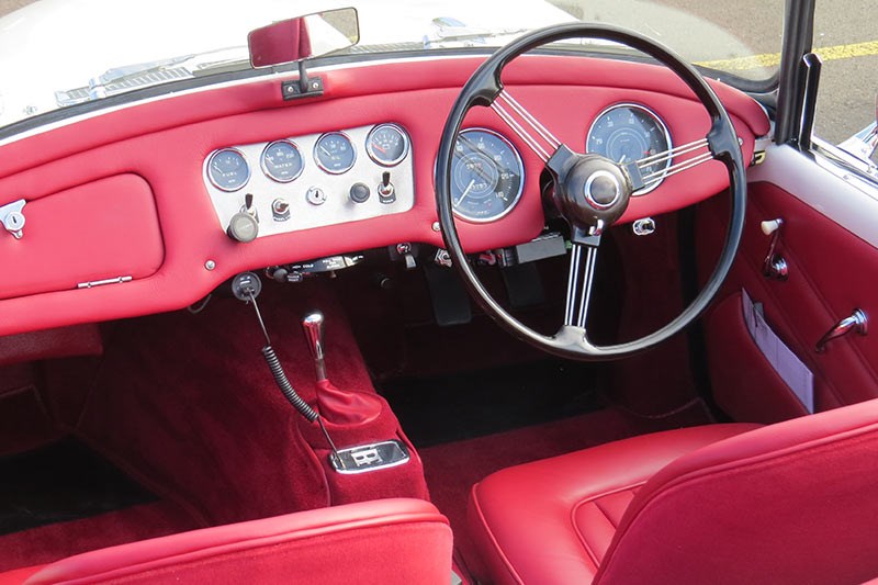 1960 Daimler SP250 - Reader Ride