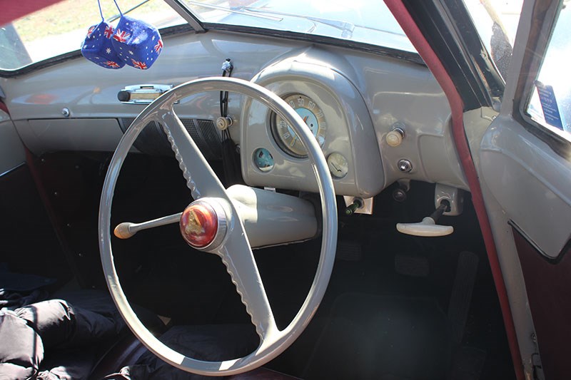 holden 48 215 dash