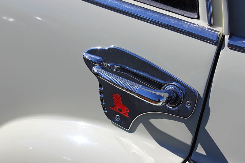 holden fj doorhandle