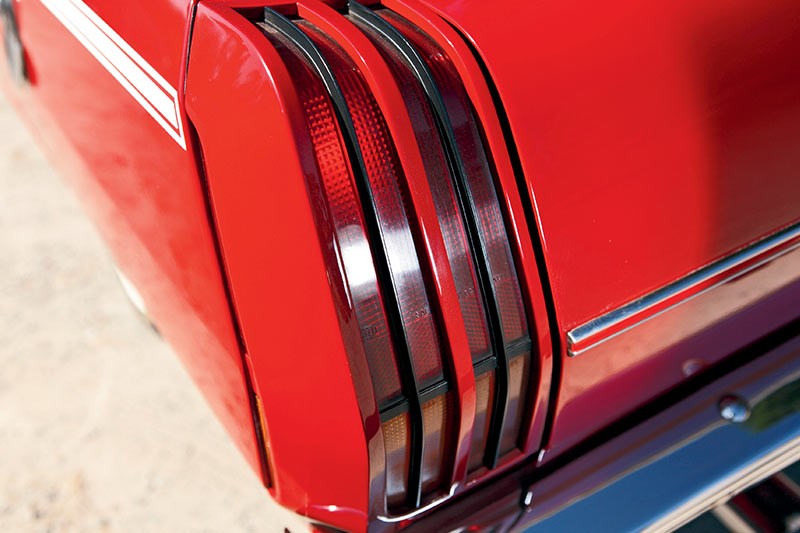 valiant pacer tail light 2