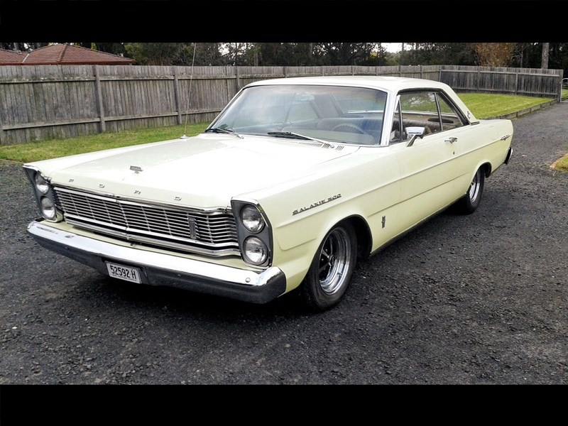 Ford Galaxie front