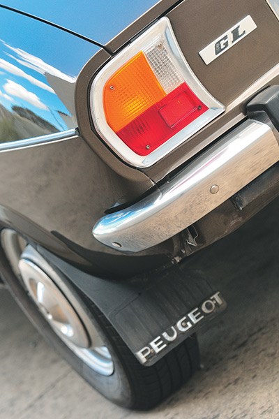 peugeot 504 tail light