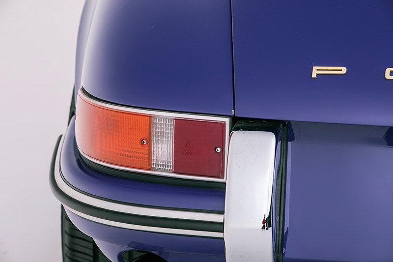 porsche 911 tail light