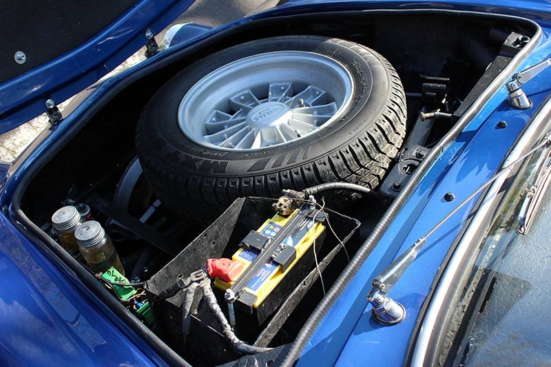 renault alpine boot compartment