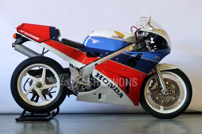 1989 honda vfr750r rc30 motorcycle