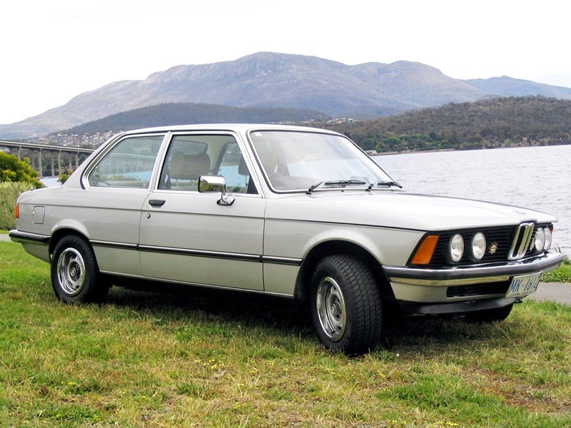 BMW E21 front side