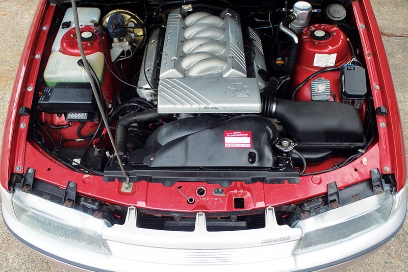 holden calais engine bay