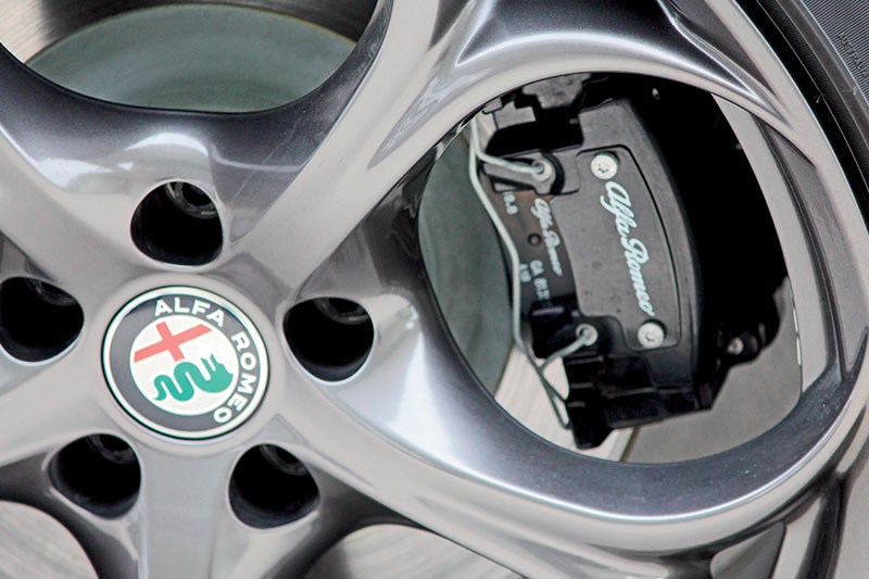 alfa romeo giulia brakes