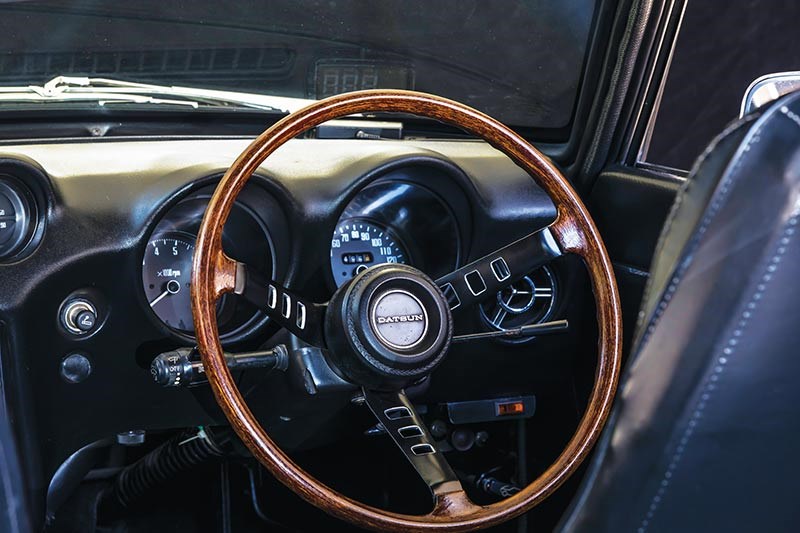 datsun 240z dash