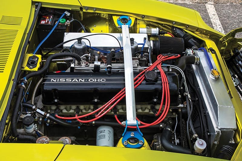 datsun 240z engine bay