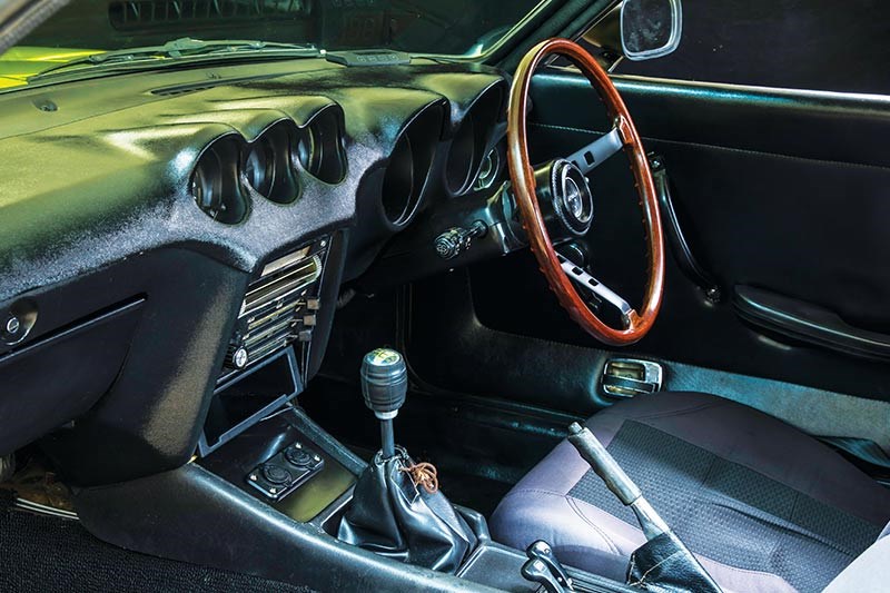 datsun 240z interior