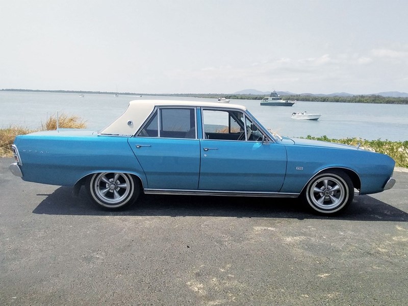 VG Valiant Regal side