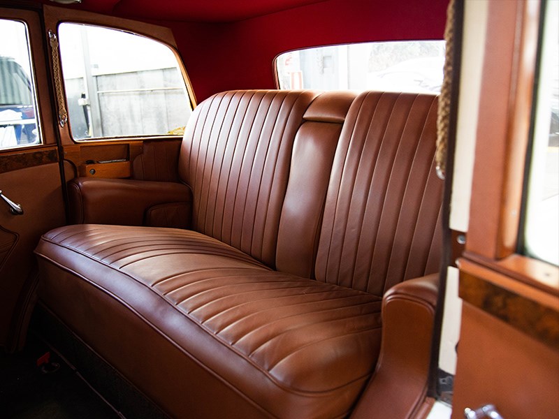 1927 Rolls Royce Lorbek interior rear
