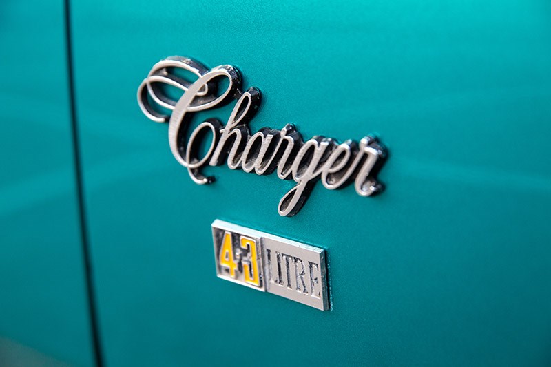 chrysler valiant charger badge