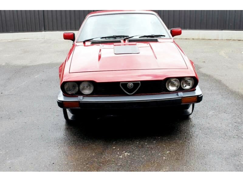 Alfetta GTV6 front