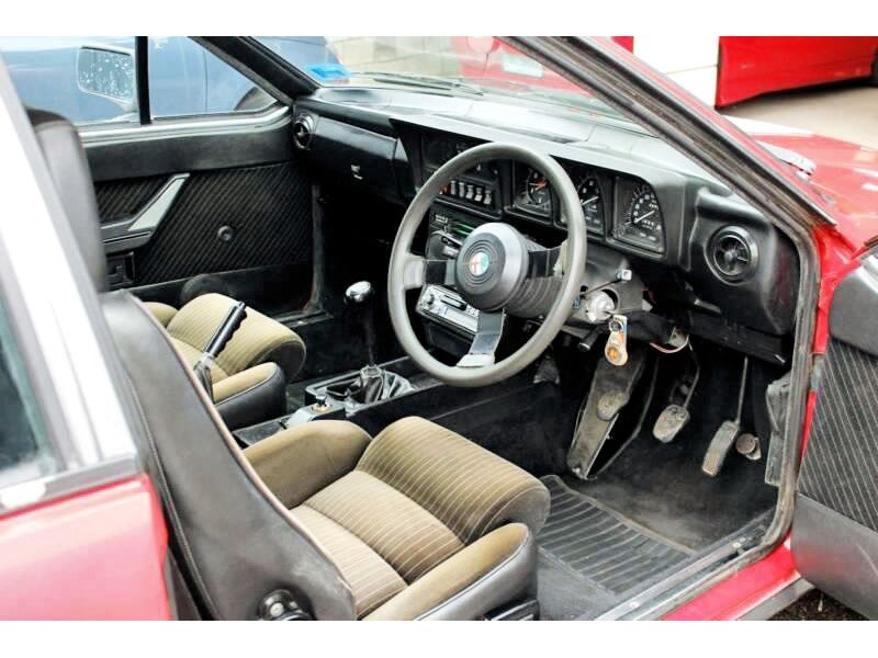 Alfetta GTV6 interior