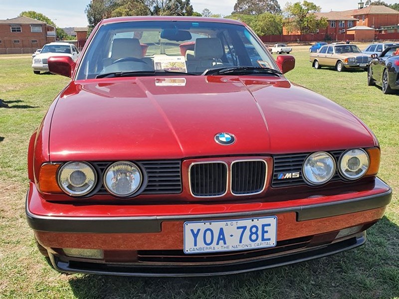 BMW e34 M5 front