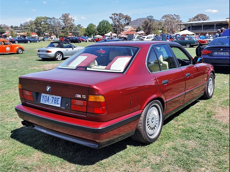 BMW e34 M5 rear