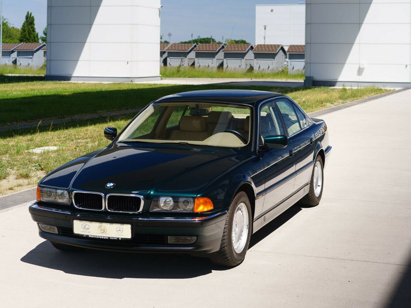 Time capsule 7 series exterior