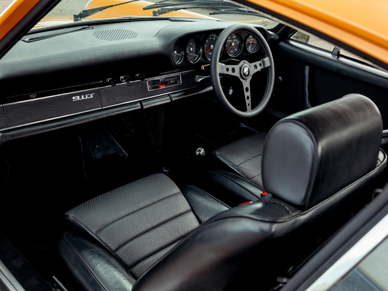JB 911T interior