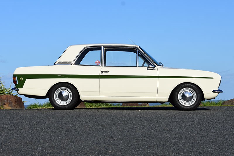 ford cortina side