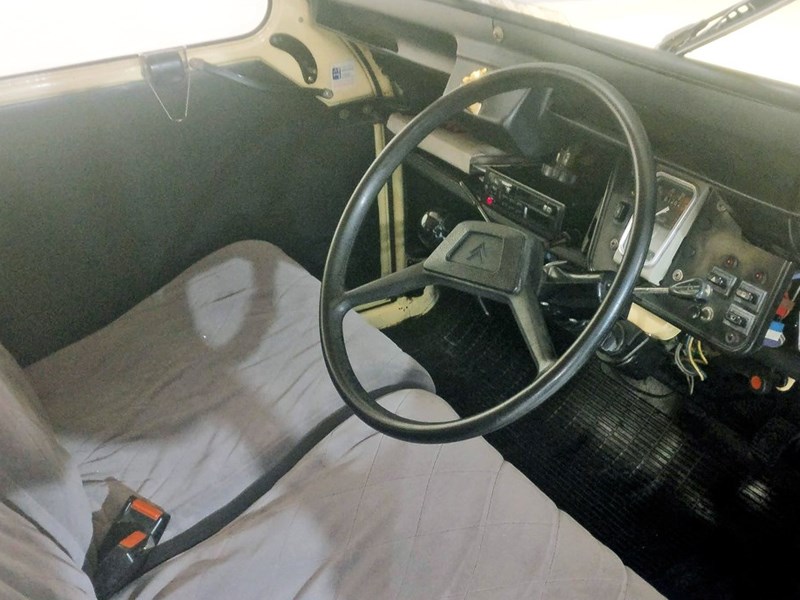 Citroen 2CV interior