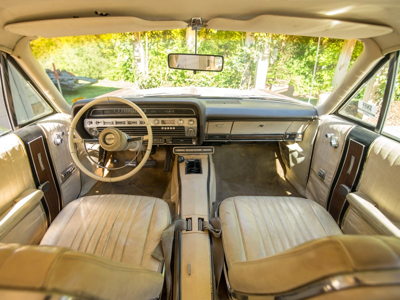 Country Squire Wagon 428 interior