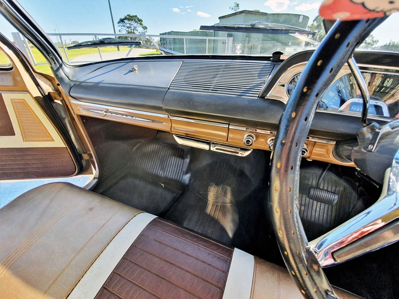 EJ Special interior