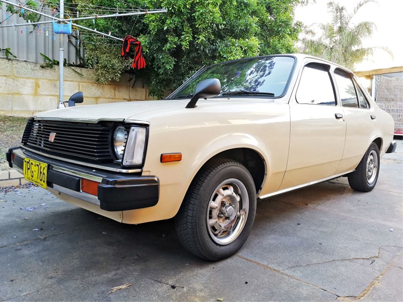 Isuzu Gemini tempter front side