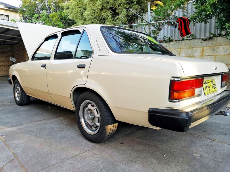 Isuzu Gemini tempter rear side