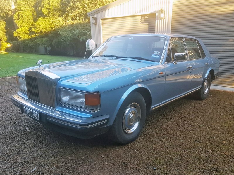 Rolls Royce Silver Spirit front side