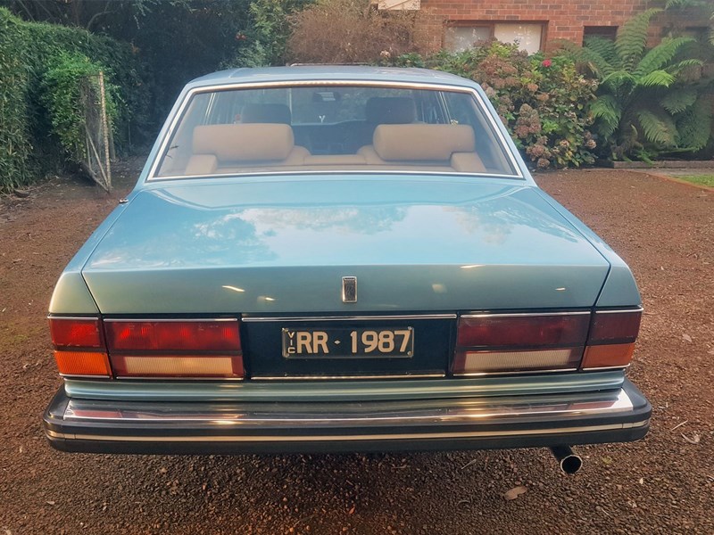 Rolls Royce Silver Spirit rear