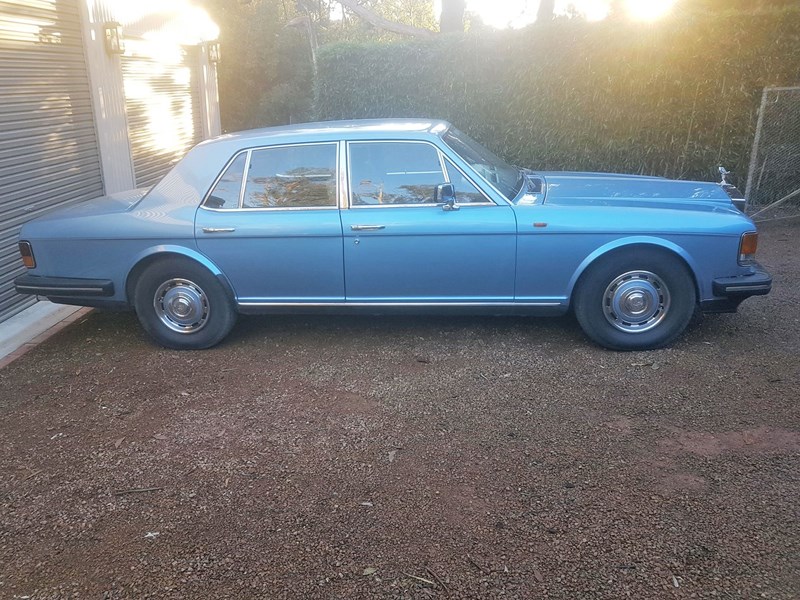 Rolls Royce Silver Spirit side