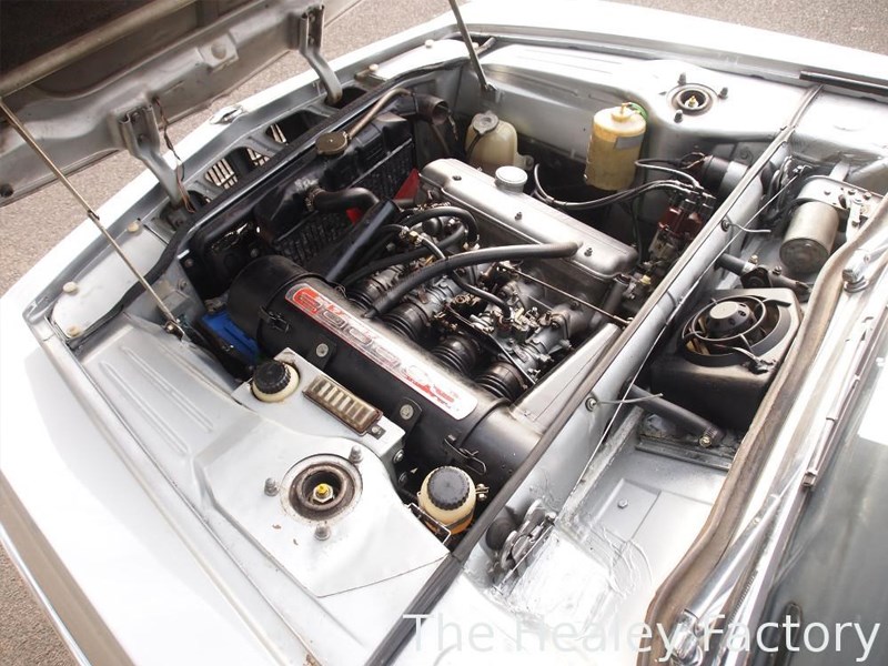 BMW 2000CS engine