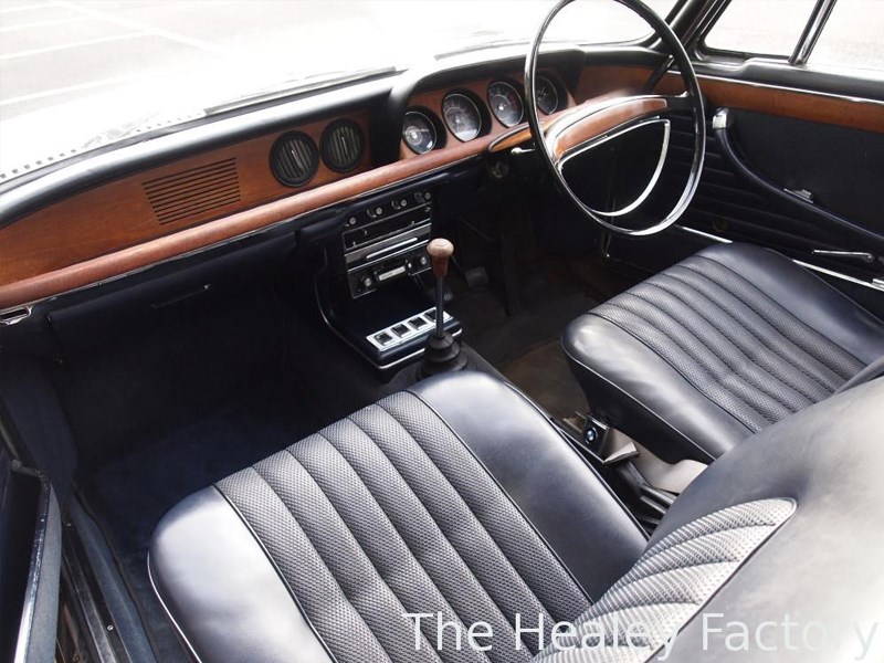 BMW 2000CS interior