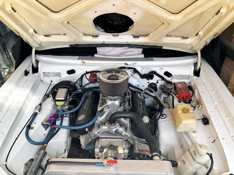 CL Valiant Charger engine