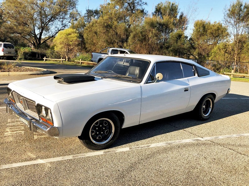 CL Valiant Charger front side