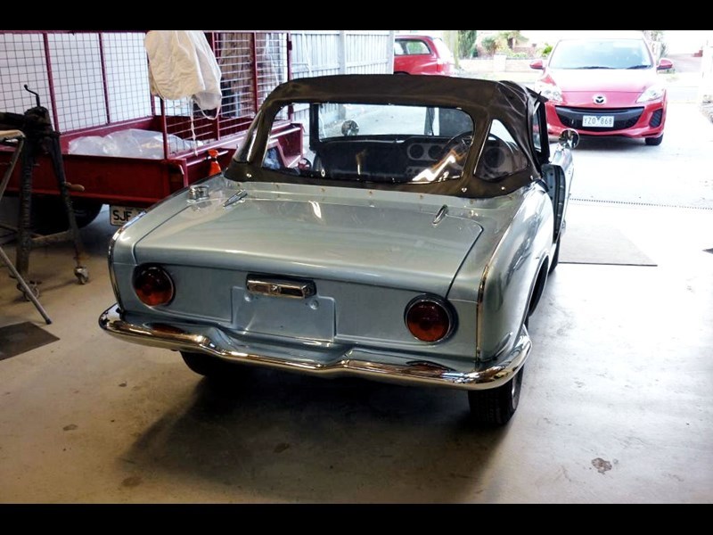 Honda S600 rear side garage