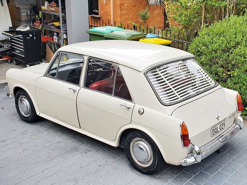 Morris 1100 Mk1 rear side