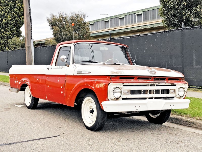 1961 F100 front side